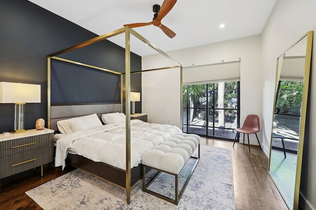 Building Photo - 8635 San Leandro Dr