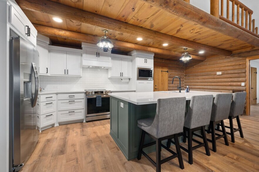 Building Photo - 19412 Pinecrest Ln