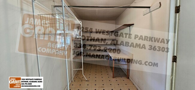 Building Photo - 1511 Shrewsbury Dr