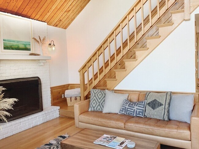 Building Photo - 24 Columbia Way