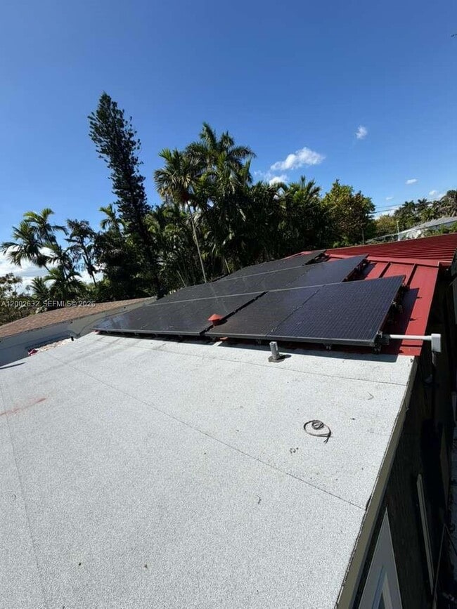 Building Photo - 14240 S Biscayne River Dr