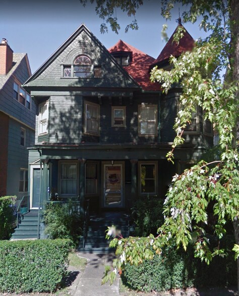 Building Photo - 207 Lancaster Ave