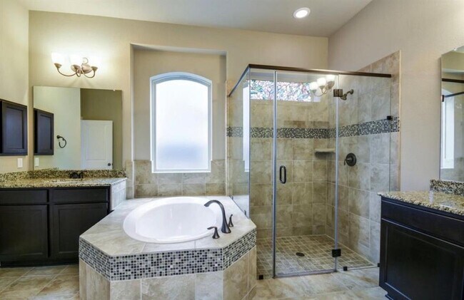 Building Photo - 213 Simmons Dr
