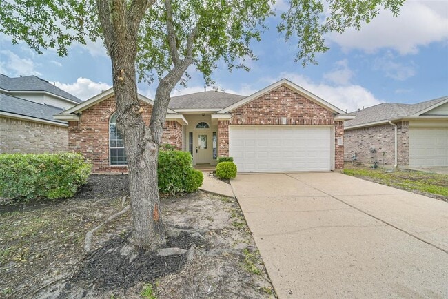 Building Photo - 9911 Driftwood Park Dr