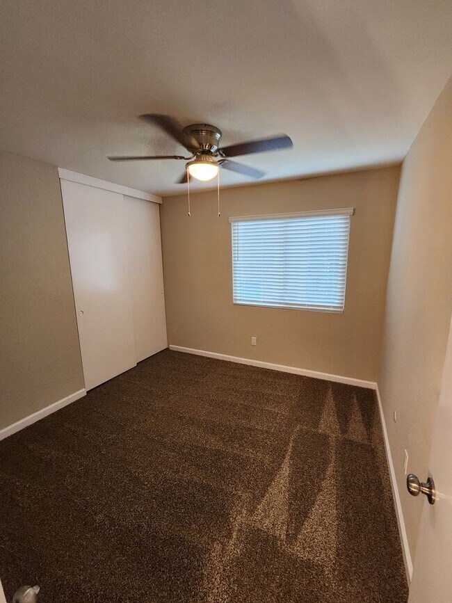Building Photo - Beautiful 3 Bedroom Townhouse in Timberlane