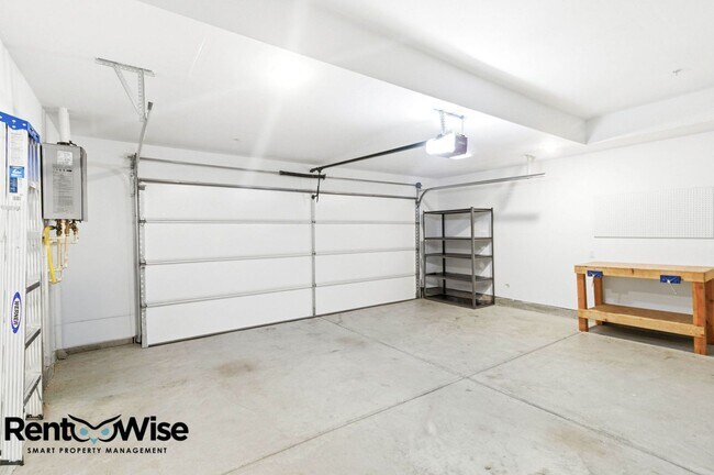 Building Photo - 29384 Hub Ln