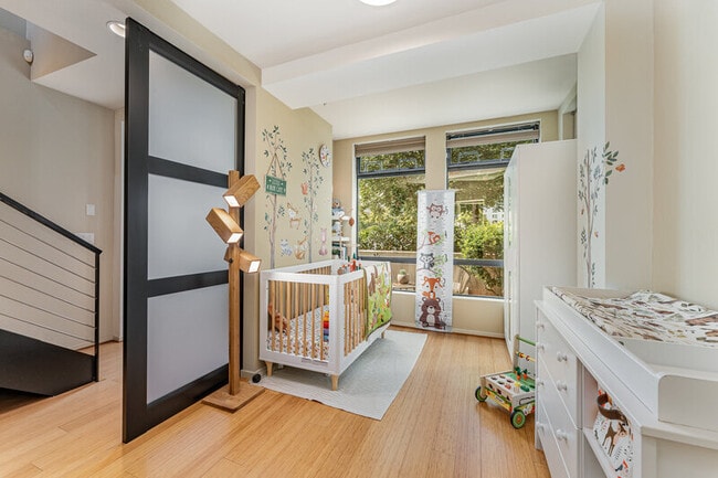 Building Photo - 1816 11th Ave