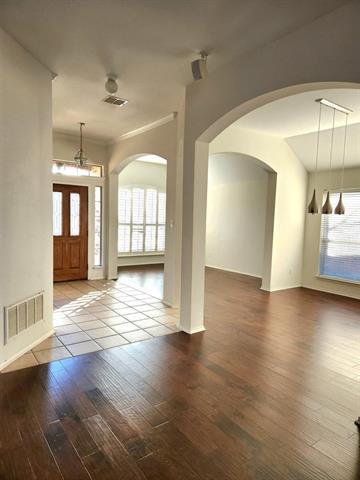 Building Photo - 1433 Woodmont Dr