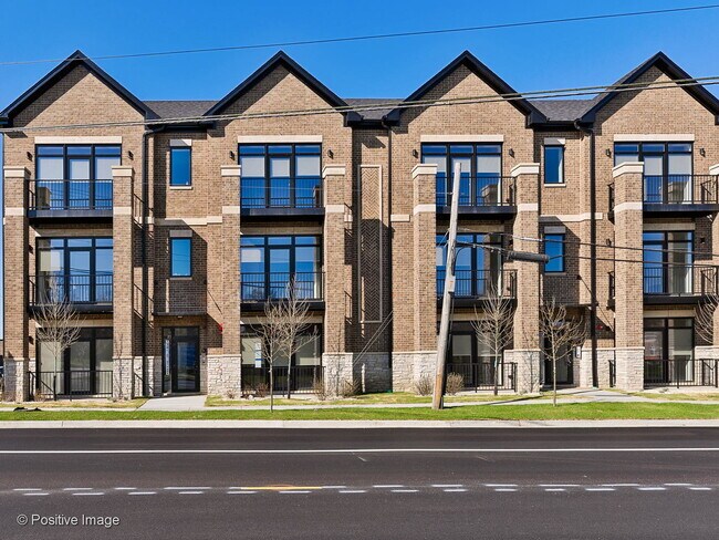Primary Photo - 750 E Irving Park Rd