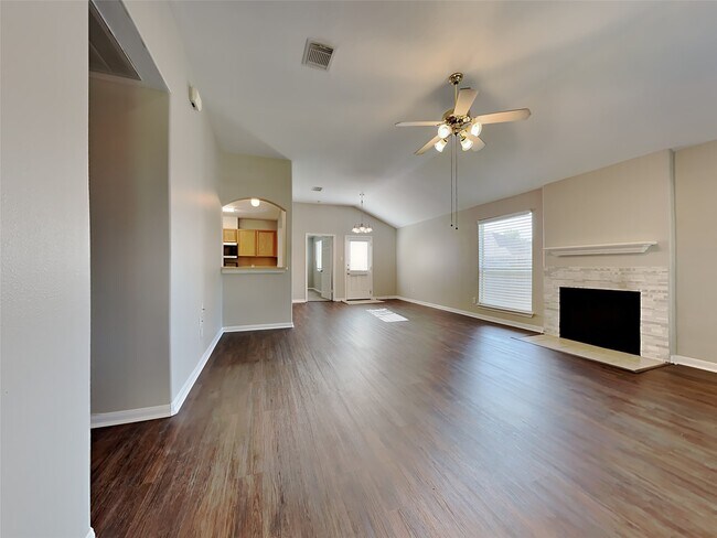 Building Photo - 4002 Old Pine Grove Dr