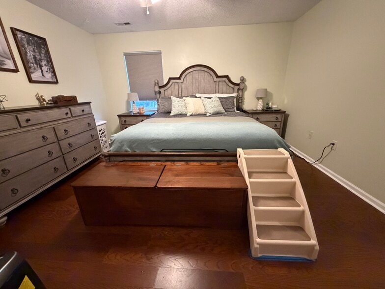 Building Photo - 8731 Stoneface Rd