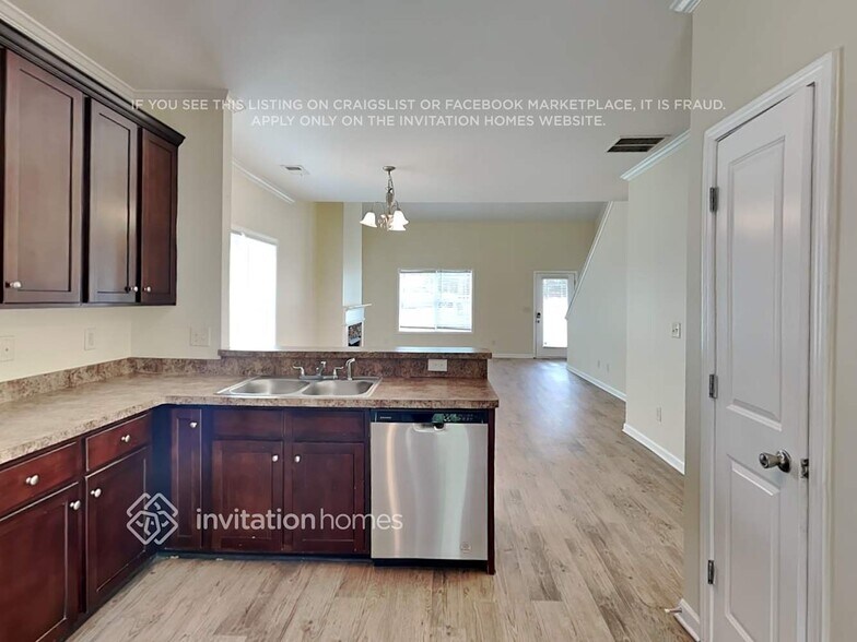 Building Photo - 8120 Brookbend Dr