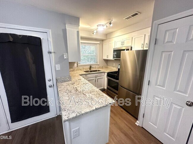 Building Photo - 4808 Blue Bird Ct