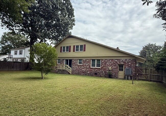 Building Photo - 322 Shoreline Dr