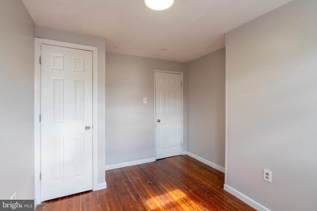 Building Photo - 1826 McClellan St