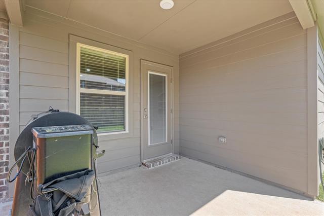 Building Photo - 7313 Mayplace Dr