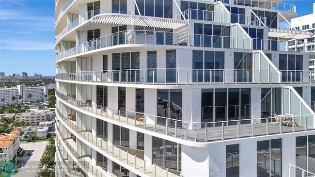 Building Photo - 525 N Fort Lauderdale Beach Blvd