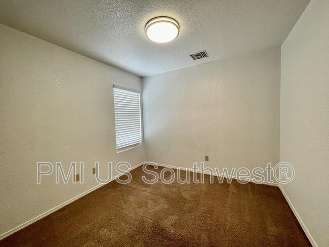 Building Photo - 2366 Parkside Dr