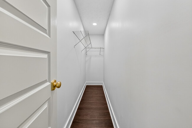 Building Photo - 2807 Beacon Ave