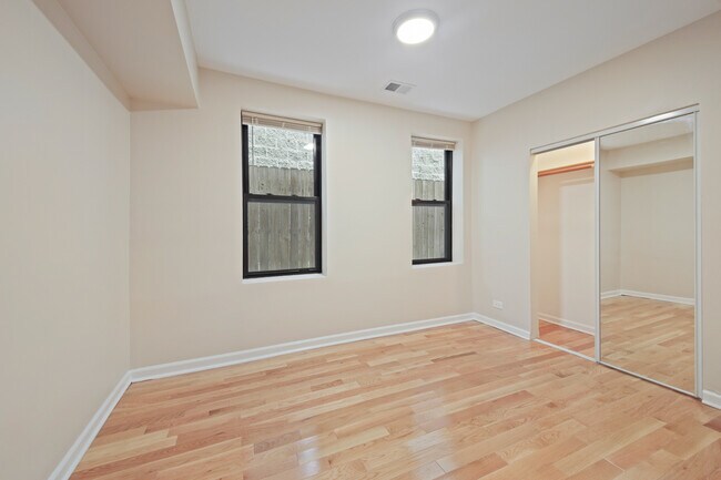Building Photo - 1620 N Claremont Ave