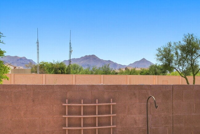 Building Photo - 7500 E Deer Valley Rd