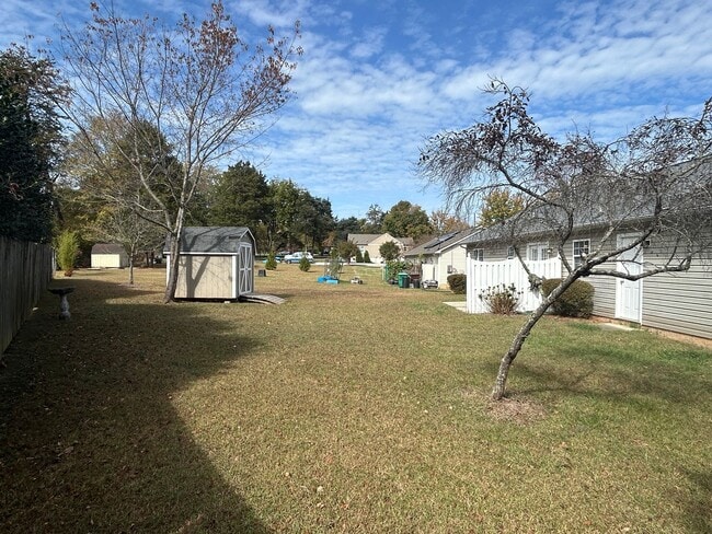 Building Photo - Ready to View! Updated 3/2 Home High Point...