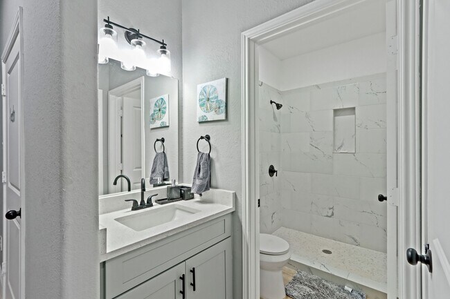 Building Photo - 5607 Bacher St