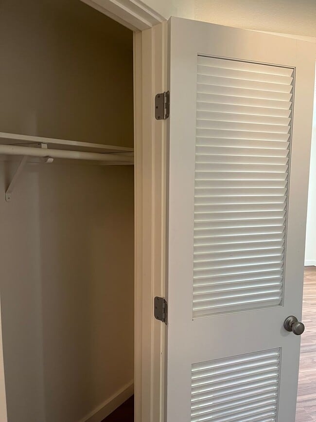 Building Photo - cap03 - NE 106th