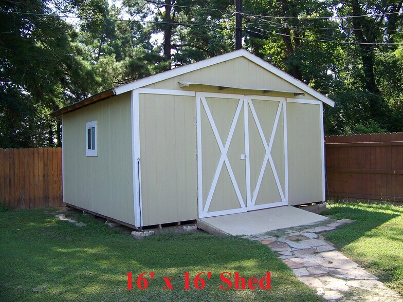 Building Photo - 5702 Larry Dr