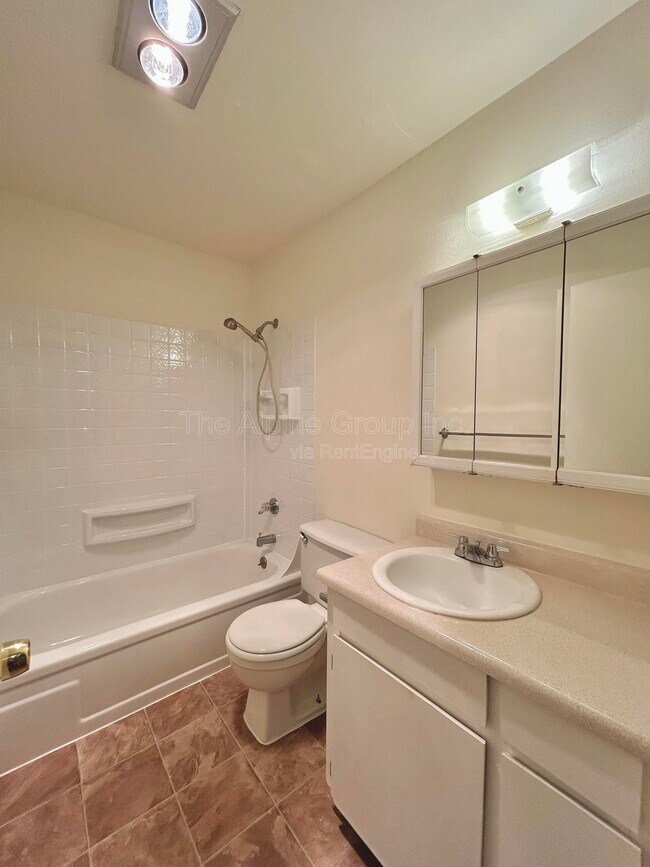 Building Photo - 12400 SW Chaps Ct