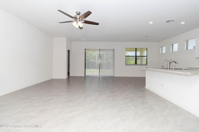 Building Photo - 947 Remington Green Dr SE