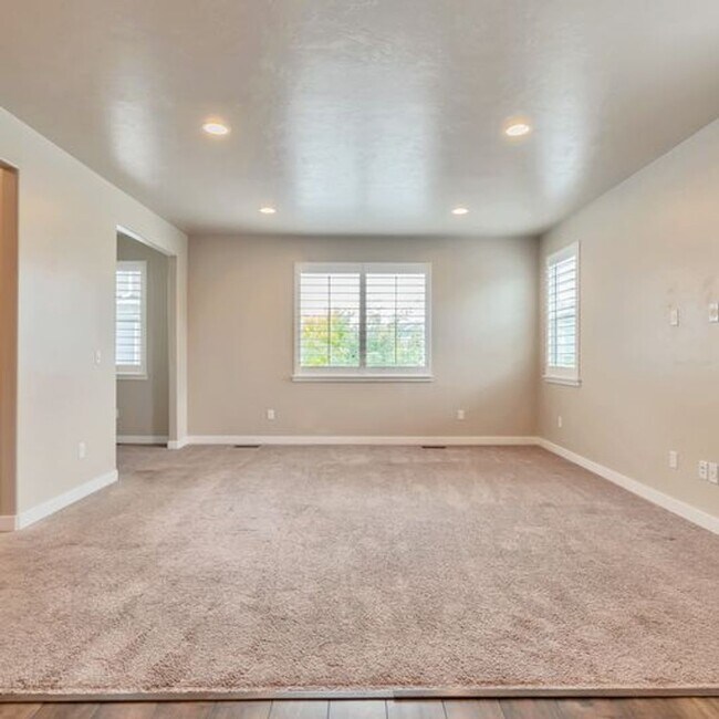 Building Photo - 3688 Golden Sky Ln
