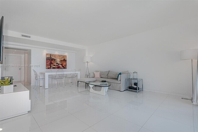 Building Photo - 2301 Collins Ave