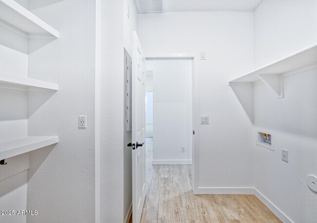 Building Photo - 17350 W Alexandria Way