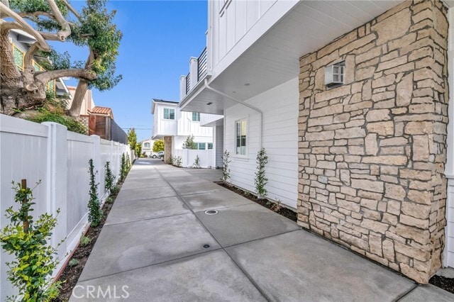 Building Photo - 2304 Harriman Ln