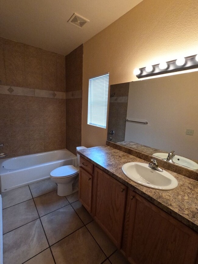 Building Photo - 1401 W Brown Rd