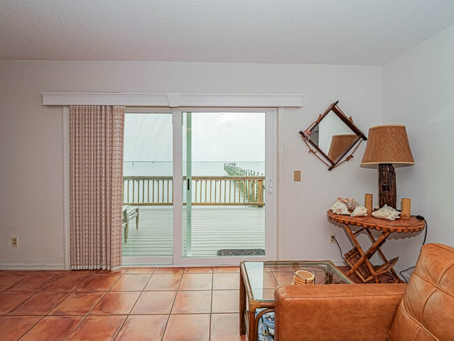 Building Photo - 1716 Indian River Dr