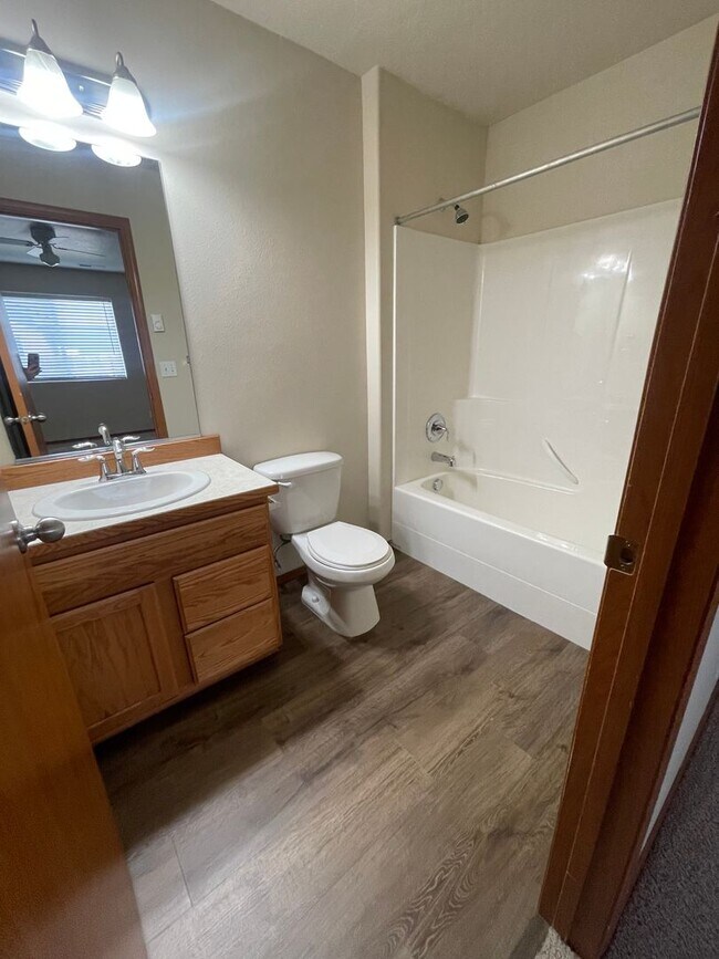 Building Photo - Stunning Ranch Style Home in Coeur D Alene...
