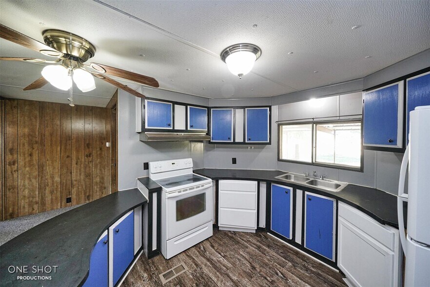Building Photo - 156 Mulberry Rd