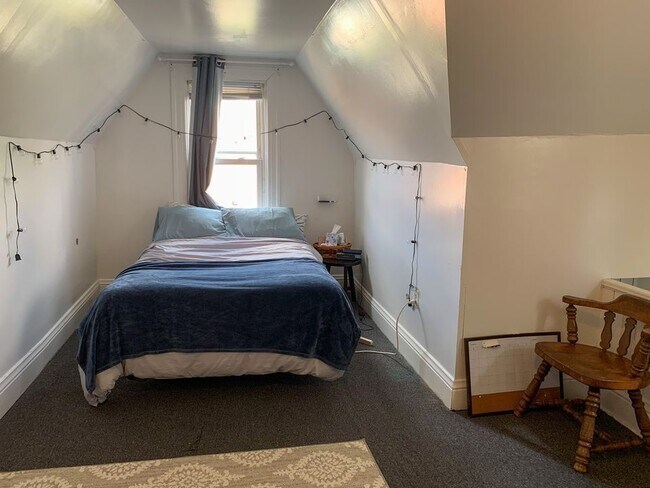 Building Photo - 308 S Neville St