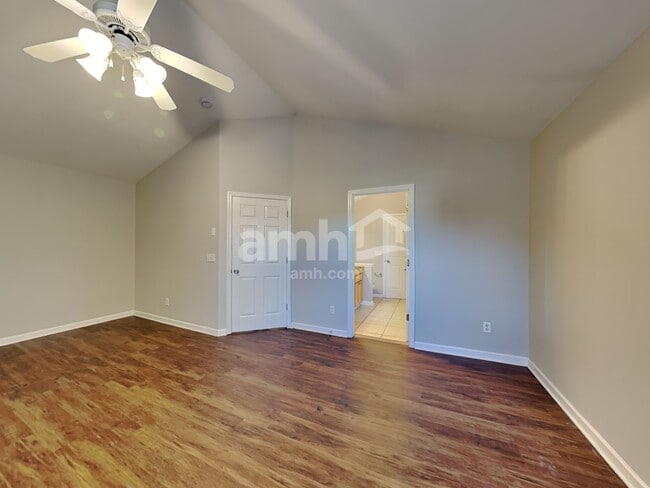 Building Photo - 102 Chambliss Ct