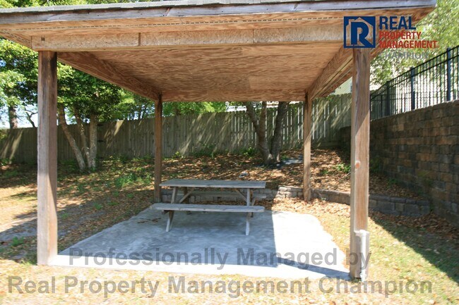 Building Photo - Spacious 3 BD/2.5 BA + Bonus Room | Community Boat Ramp & Dock Access