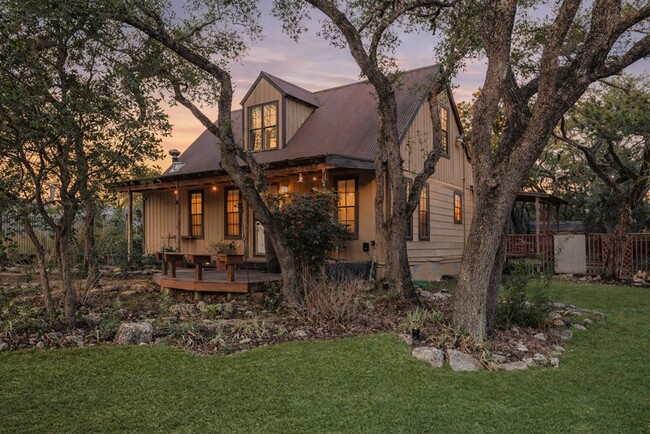 Building Photo - 60 Canyon Creek Dr