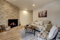 Building Photo - 430 E Country Club Blvd