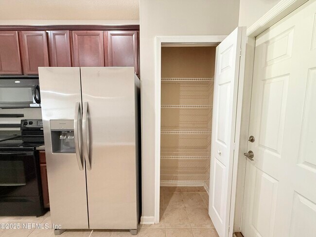 Building Photo - 14793 Falling Waters Dr