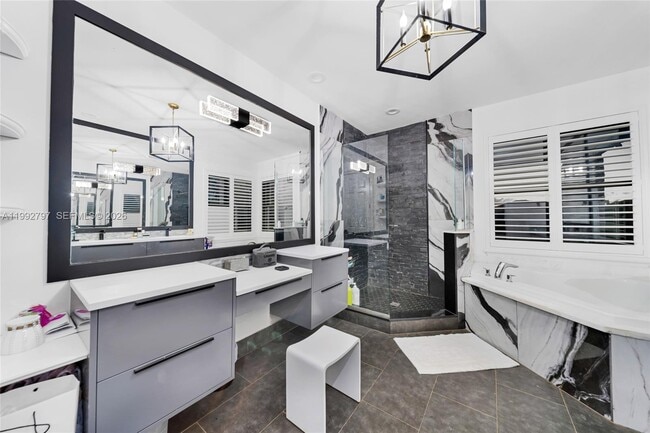 Building Photo - 16849 Pierre Cir