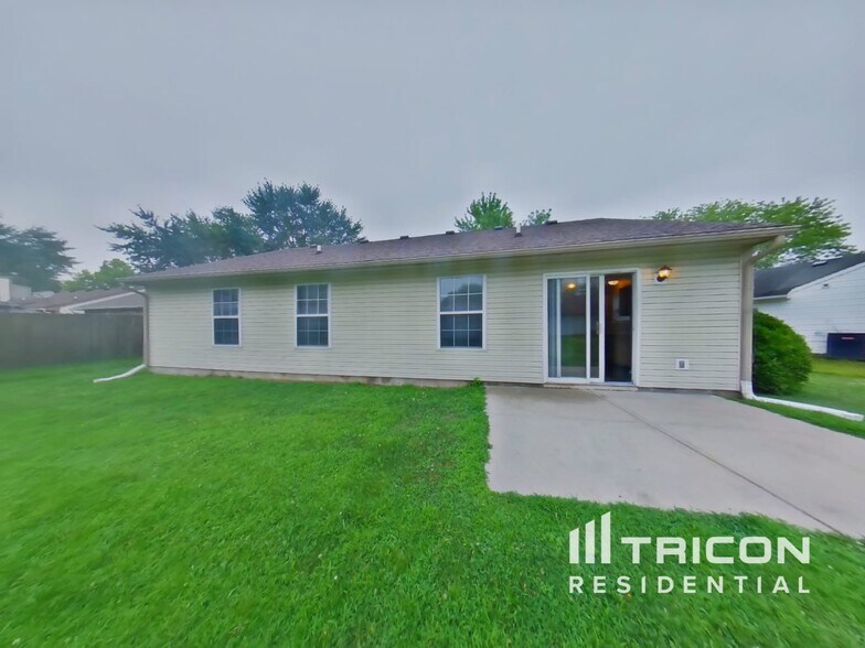 Building Photo - 2613 Cooper Pointe Cir