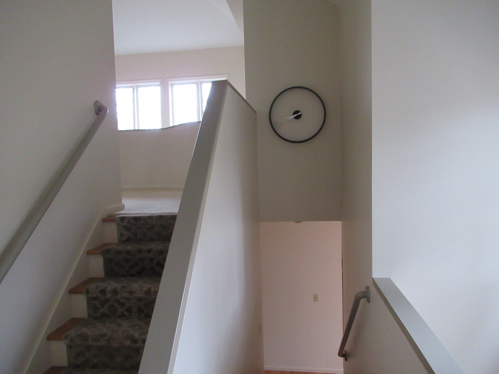 STAIRWAY - 100 Winterbourne Ln