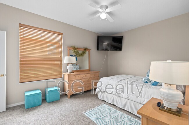 Building Photo - 825 Wildflower Rd