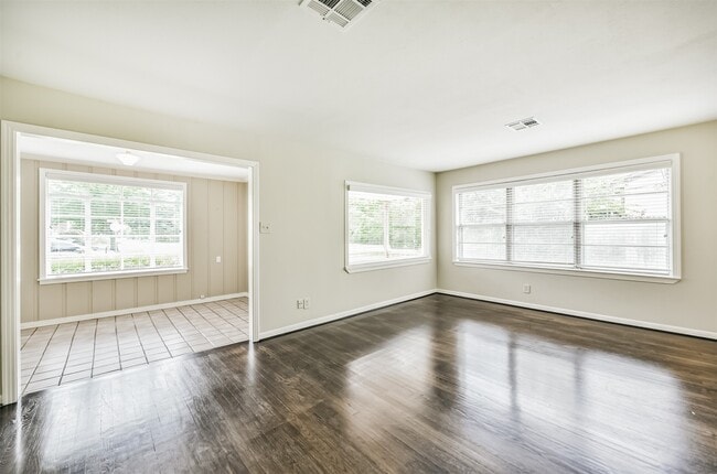 Building Photo - 4924 Palmetto St